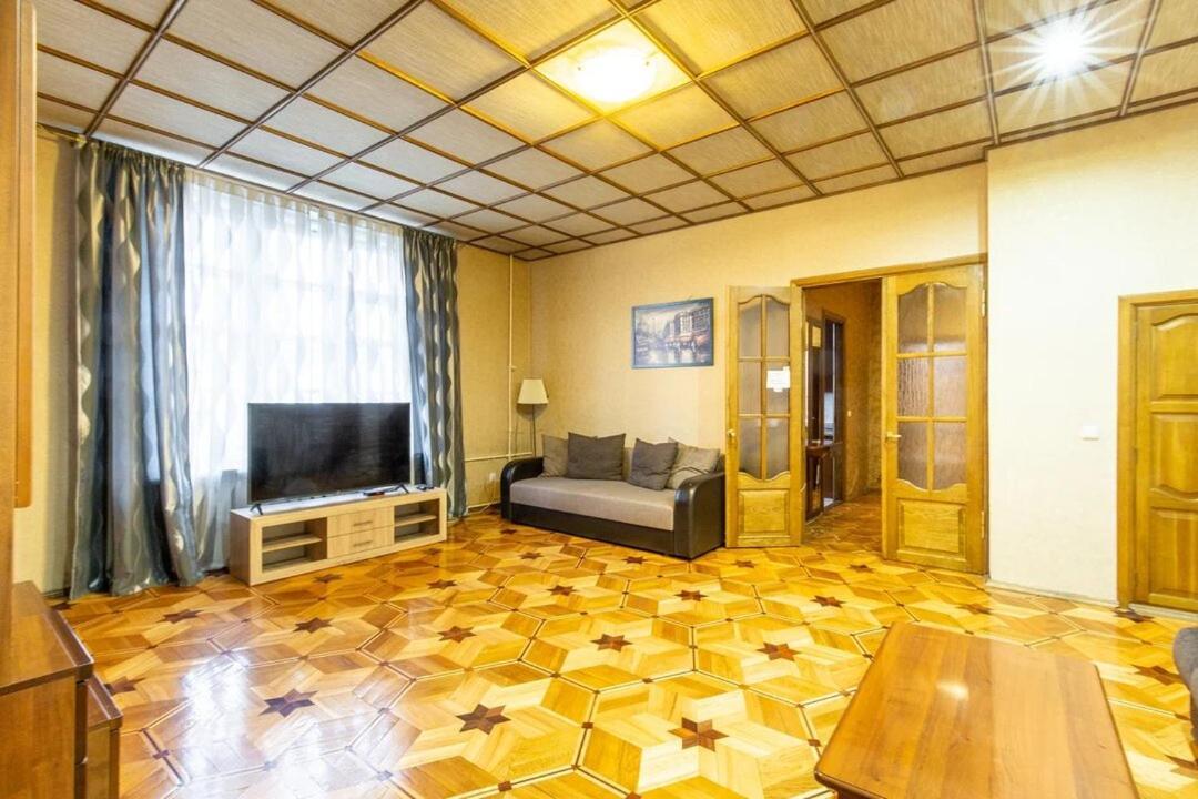 Apartments In The Center Of Minsk On Nezavisimosti 12 Ngoại thất bức ảnh